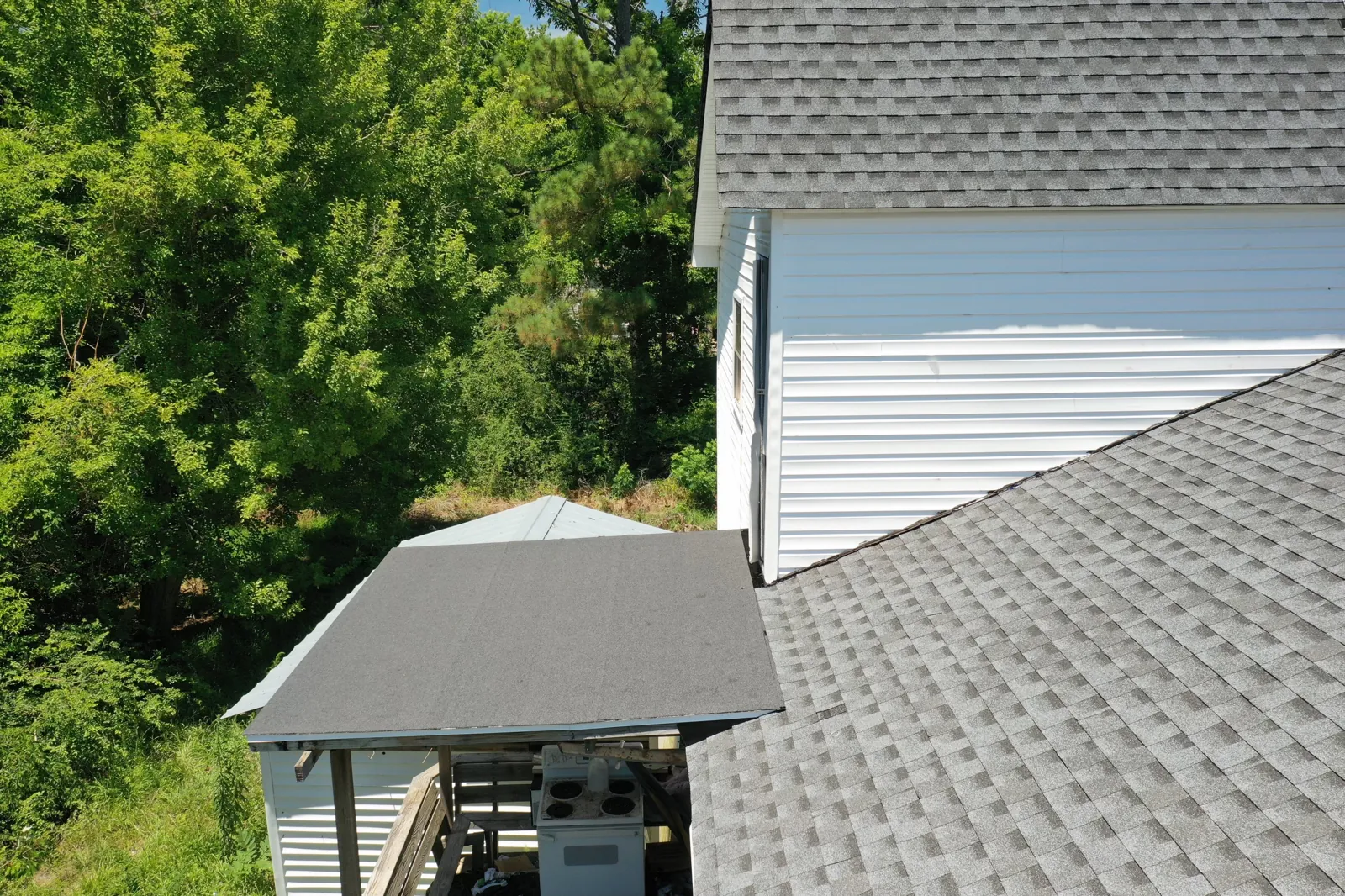 Finished roof on an Eastern North Carolina home