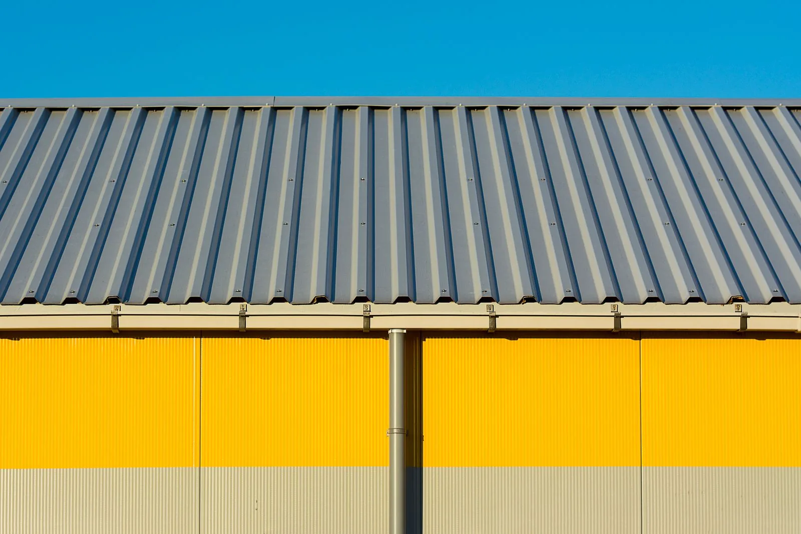 Metal roof on a commercial building in West Texas