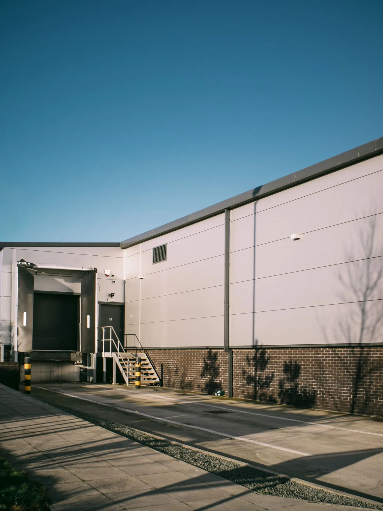 Commercial building Patriots' Roofing keeps watertight